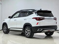 2022 Kia KX3, белый, 1370000 рублей - вид 5