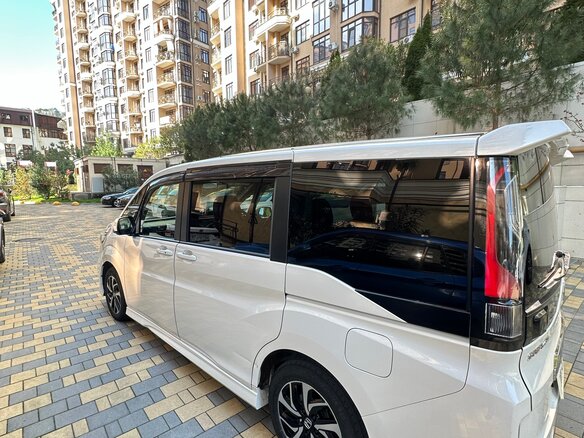 2017 Honda Stepwgn Spada V Рестайлинг, белый, 1680000 рублей - вид 11