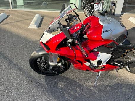 2023 Ducati Panigale V4, красный, 6500000 рублей, вид 5