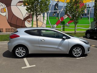 2016 Kia Ceed II Рестайлинг, серебристый, 1350000 рублей, вид 4