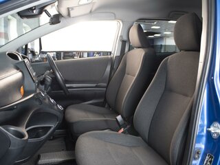 2019 Toyota Sienta II Рестайлинг, синий, 1230000 рублей, вид 5