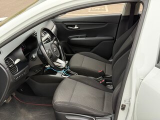 2018 Kia Rio X-Line IV, белый, 1275000 рублей, вид 4