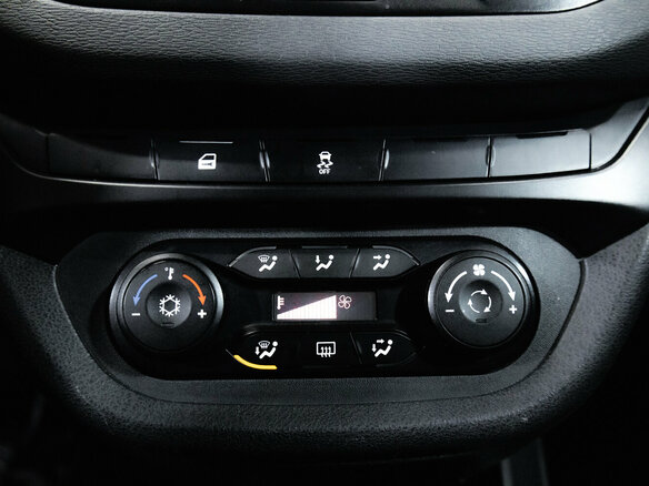 2016 Lada (ВАЗ) Vesta I, серебристый, 690000 рублей - вид 19