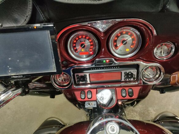 2008 Harley-Davidson Electra Glide, красный, 877000 рублей - вид 4