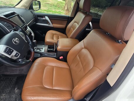 2014 Toyota Land Cruiser 200 Series Рестайлинг 1, белый, 4450000 рублей, вид 5
