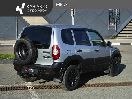 2018 Chevrolet Niva I Рестайлинг, серебристый, 587000 рублей, вид 2