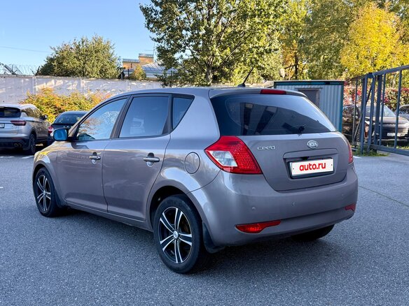 2010 Kia Ceed I Рестайлинг, бежевый, 715000 рублей - вид 3