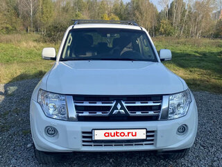 2013 Mitsubishi Pajero IV Рестайлинг 1, белый, 2199000 рублей, вид 2