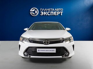 2016 Toyota Camry VII (XV50) Рестайлинг, белый, 2440000 рублей, вид 2