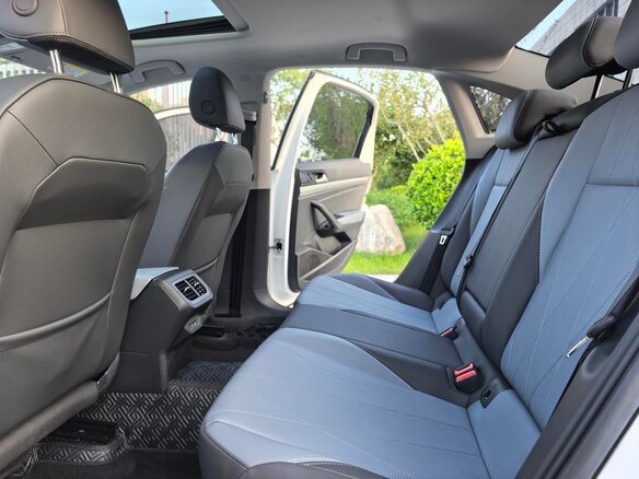 2023 Volkswagen Lavida III Рестайлинг, белый, 1595000 рублей - вид 13