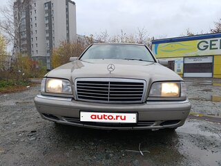 1999 Mercedes-Benz C-Класс 230 I (W202) Рестайлинг, золотистый, 260000 рублей, вид 3