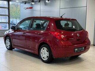 2010 Nissan Tiida I Рестайлинг, красный, 817000 рублей, вид 4
