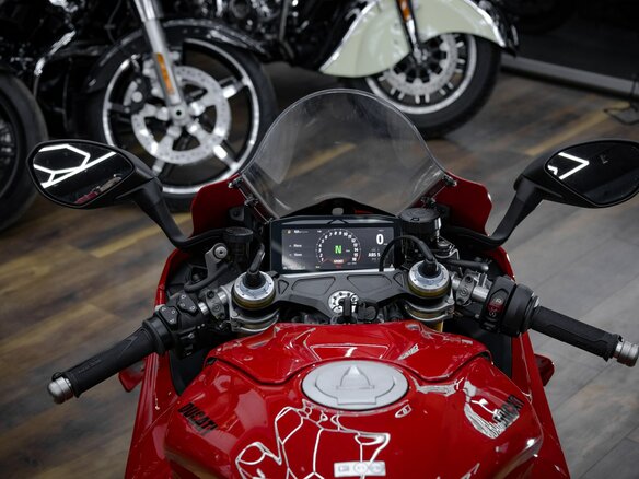 2026 Ducati Panigale V4, красный, 3790000 рублей - вид 7