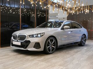 2024 BMW 5 серии 530i xDrive VIII (G60/G61/G68), серый, 7535000 рублей, вид 1