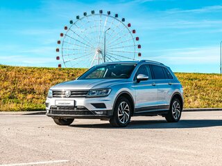 2018 Volkswagen Tiguan II, серебристый, 2380000 рублей, вид 1