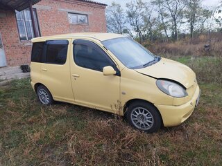 2000 Toyota FunCargo, жёлтый, 320000 рублей, вид 2