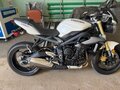 2015 Triumph Street Triple, белый, 800000 рублей