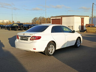 2010 Toyota Corolla X (E140, E150) Рестайлинг, белый, 1000000 рублей, вид 5