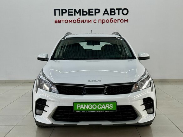 2022 Kia Rio X IV Рестайлинг, белый, 1490000 рублей - вид 1