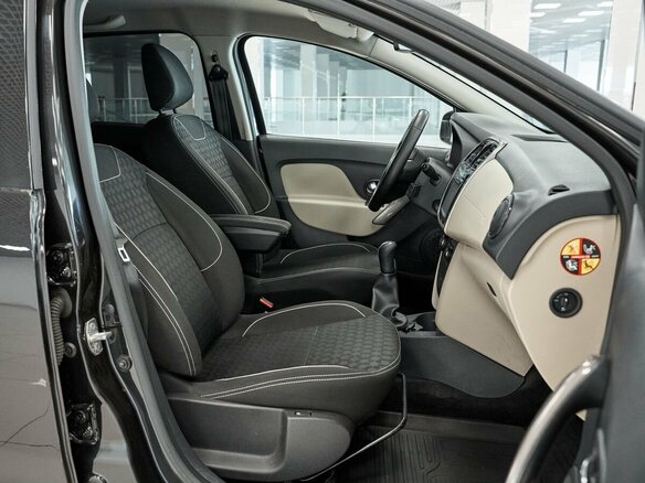 2018 Renault Logan II Рестайлинг, чёрный, 1100000 рублей - вид 12
