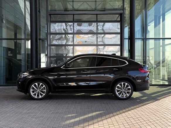2019 BMW X4 30i II (G02), чёрный, 3800000 рублей - вид 3