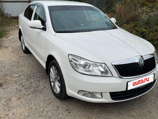 2013 Skoda Octavia II (A5) Рестайлинг, белый, 985000 рублей, вид 4