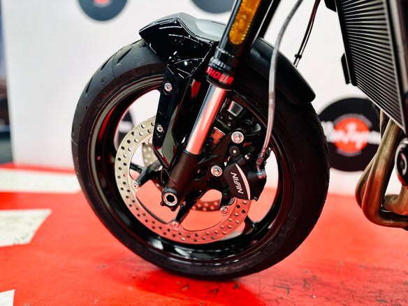 2026 Triumph Trident 660, серый, 1050000 рублей - вид 10