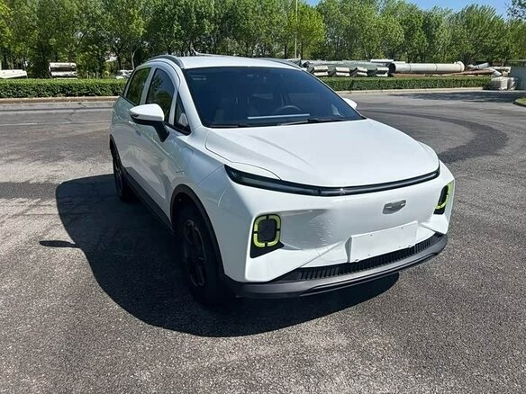 2023 Geely Geometry E 33.5 kWh, белый, 1350000 рублей - вид 2