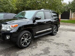 2013 Toyota Land Cruiser 200 Series Рестайлинг 1, чёрный, 3350000 рублей, вид 1