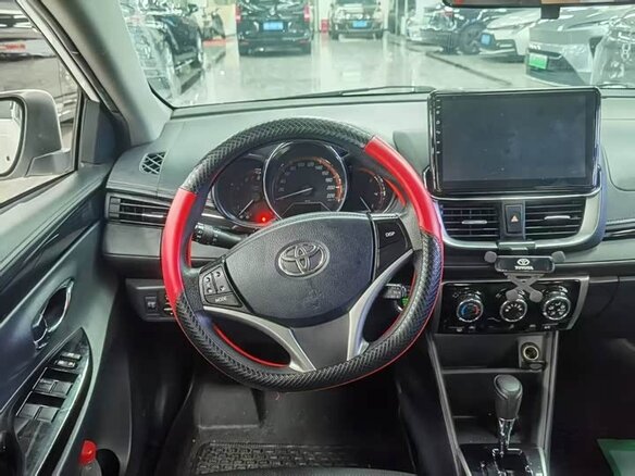 2022 Toyota Yaris L XP150 Рестайлинг, белый - вид 6