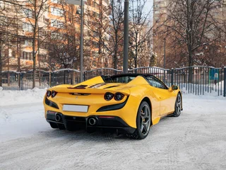 2021 Ferrari F8 Spider, жёлтый, 26500000 рублей, вид 4