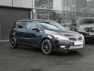 2010 Kia Ceed I Рестайлинг, чёрный, 700000 рублей, вид 3