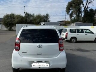 2013 Toyota Passo II (C30), белый, 865000 рублей, вид 3