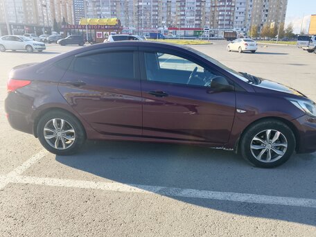 2013 Hyundai Solaris I, фиолетовый, 840000 рублей, вид 2