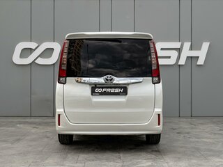 2015 Toyota Noah III (R80), белый, 1760000 рублей, вид 4