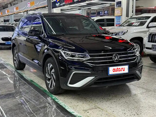 2022 Volkswagen Tiguan II Рестайлинг, чёрный, 2265000 рублей, вид 3