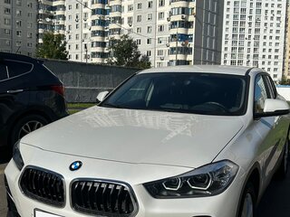 2020 BMW X2 sDrive18i I (F39), белый, 3100000 рублей, вид 3