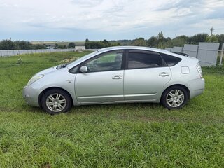 2009 Toyota Prius II Рестайлинг (XW20), серебристый, 600000 рублей, вид 4