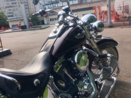 2005 Harley-Davidson Softail Deluxe, красный, 985000 рублей, вид 4