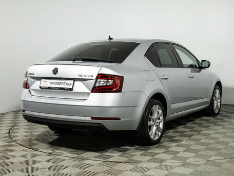 2017 Skoda Octavia III (A7) Рестайлинг, серебристый, 1949900 рублей, вид 5
