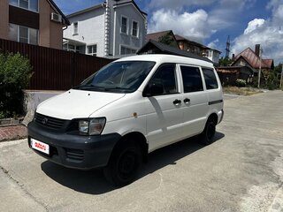 2005 Toyota Lite Ace V, белый, 650000 рублей, вид 2