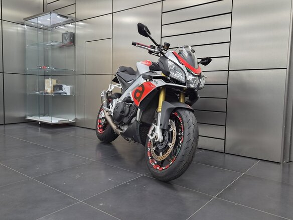 2018 Aprilia Tuono V4, серый, 950000 рублей - вид 1