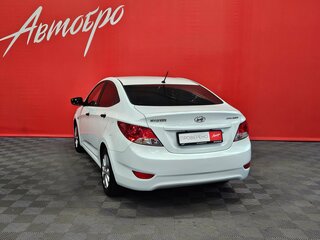2013 Hyundai Solaris I, белый, 799000 рублей, вид 3
