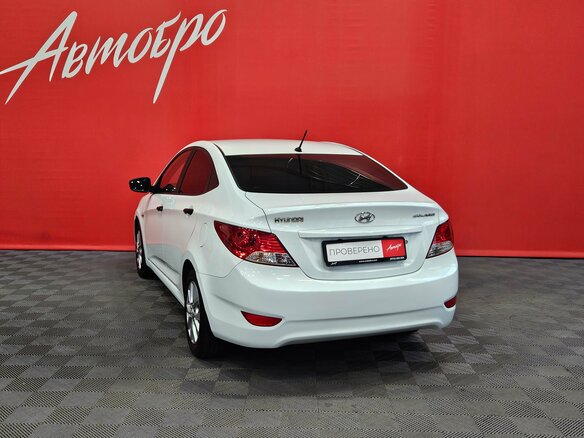 2013 Hyundai Solaris I, белый, 789000 рублей - вид 2