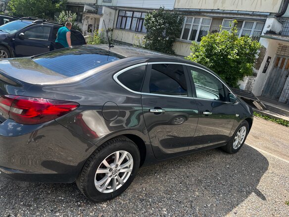 2013 Opel Astra J Рестайлинг, серый, 730000 рублей - вид 2