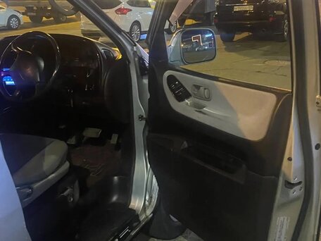 1997 Nissan Largo III (W30), серебристый, 350000 рублей, вид 5