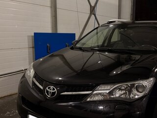 2014 Toyota RAV4 IV (XA40), чёрный, 2100000 рублей, вид 2