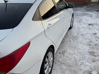 2016 Hyundai Solaris I Рестайлинг, белый, 899999 рублей, вид 1