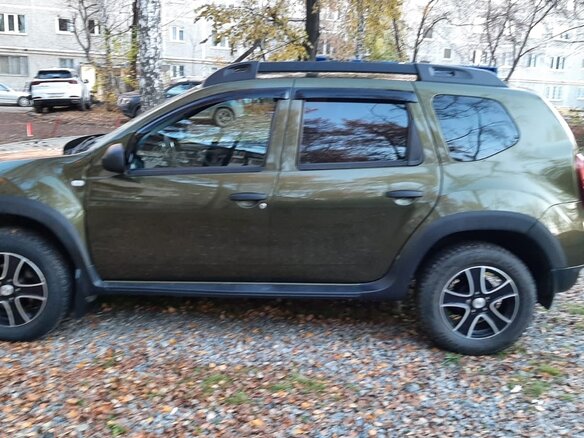 2017 Renault Duster I Рестайлинг, зелёный, 1600000 рублей - вид 3