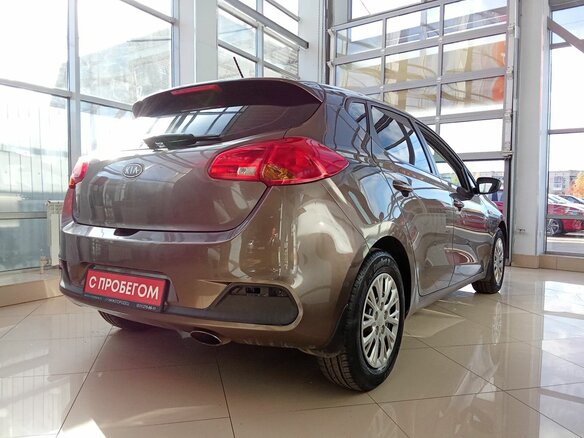 2014 Kia Ceed II, коричневый, 725000 рублей - вид 4